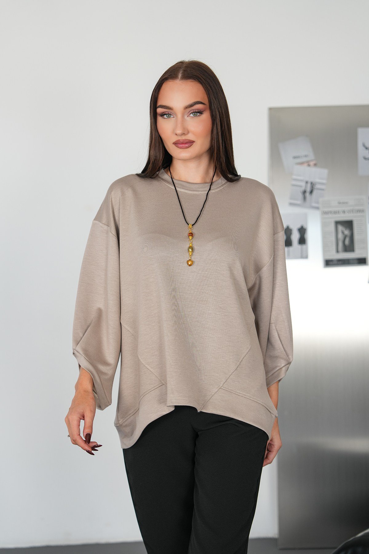 Asimetrik Dikiş Detaylı Kolyeli Sweat