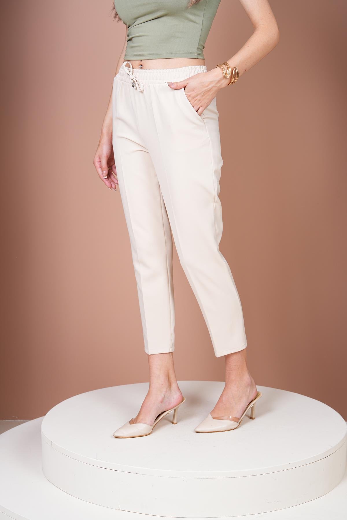 Beli Lastikli Havuç Pantalon-Ekru