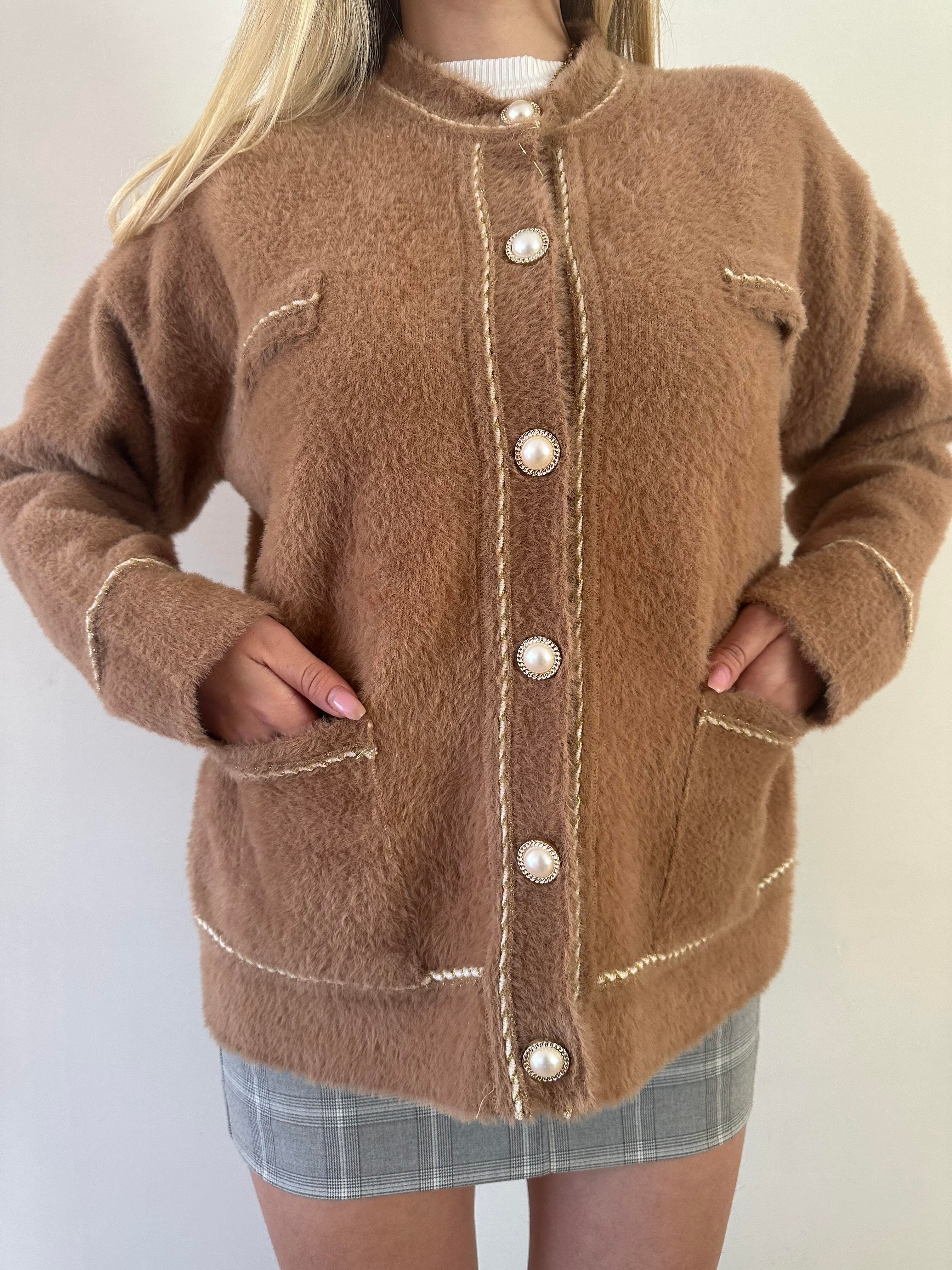 İNCİ DÜĞMELİ AKSESUARLI PREMIUM HIRKA-CAMEL