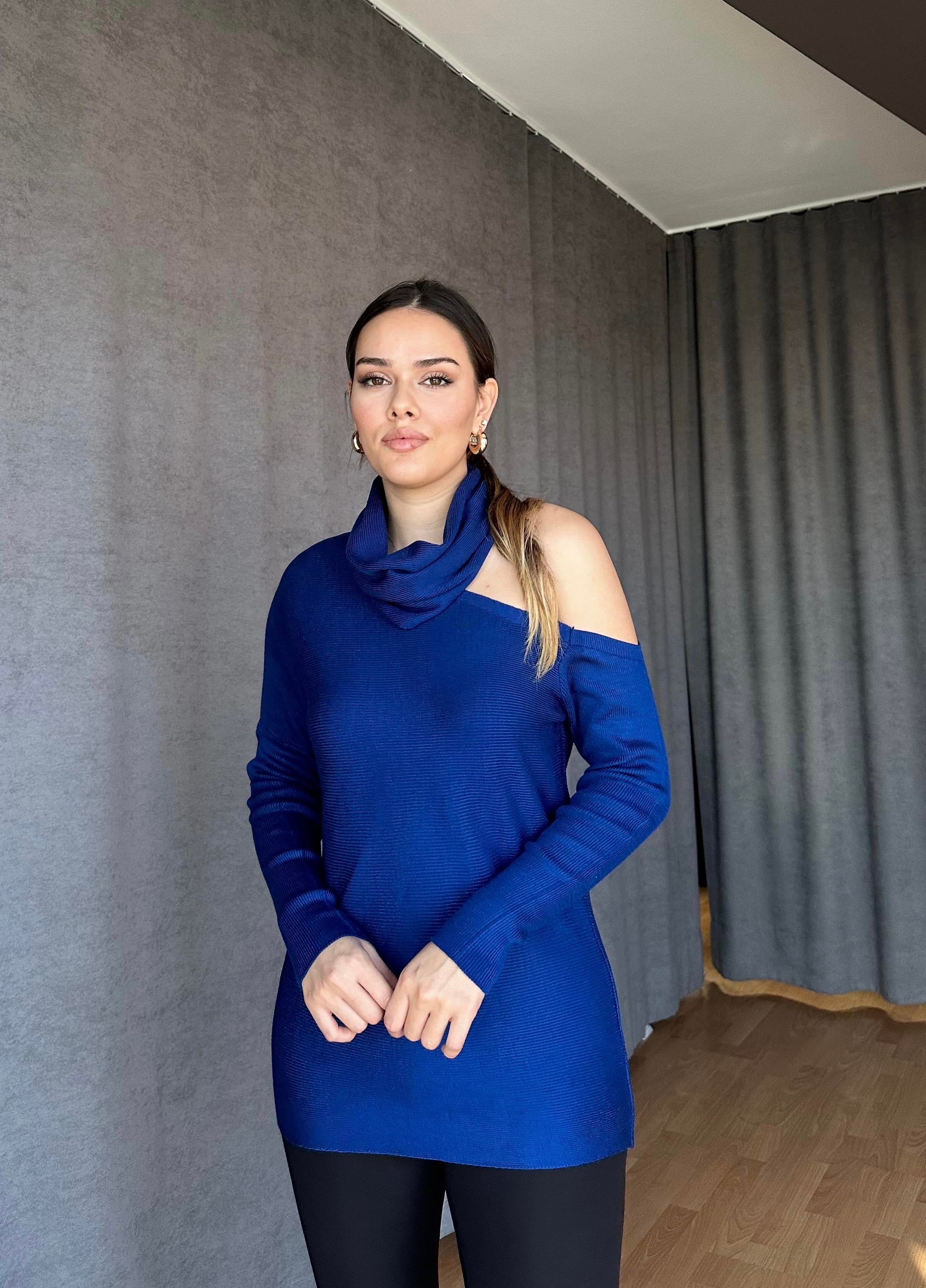 Omzu Açık Degaje Yaka Triko Kazak - Saks Mavi