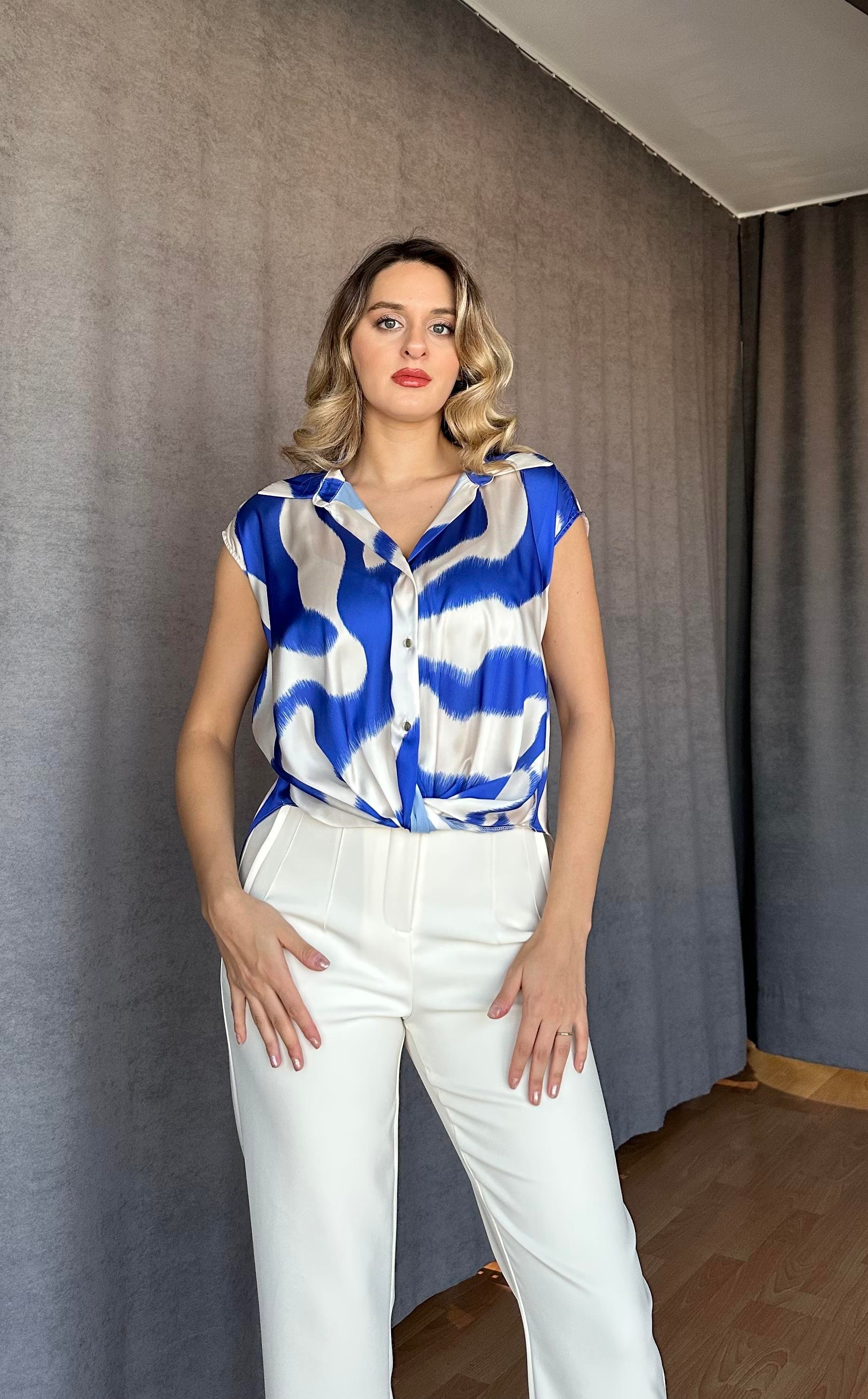 Önü Düğüm Modeli Saten Bluz Ekru Mavi-İstanbul