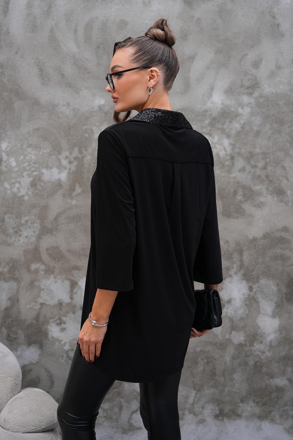 Polo Yaka Payet Detaylı Bluz-Siyah