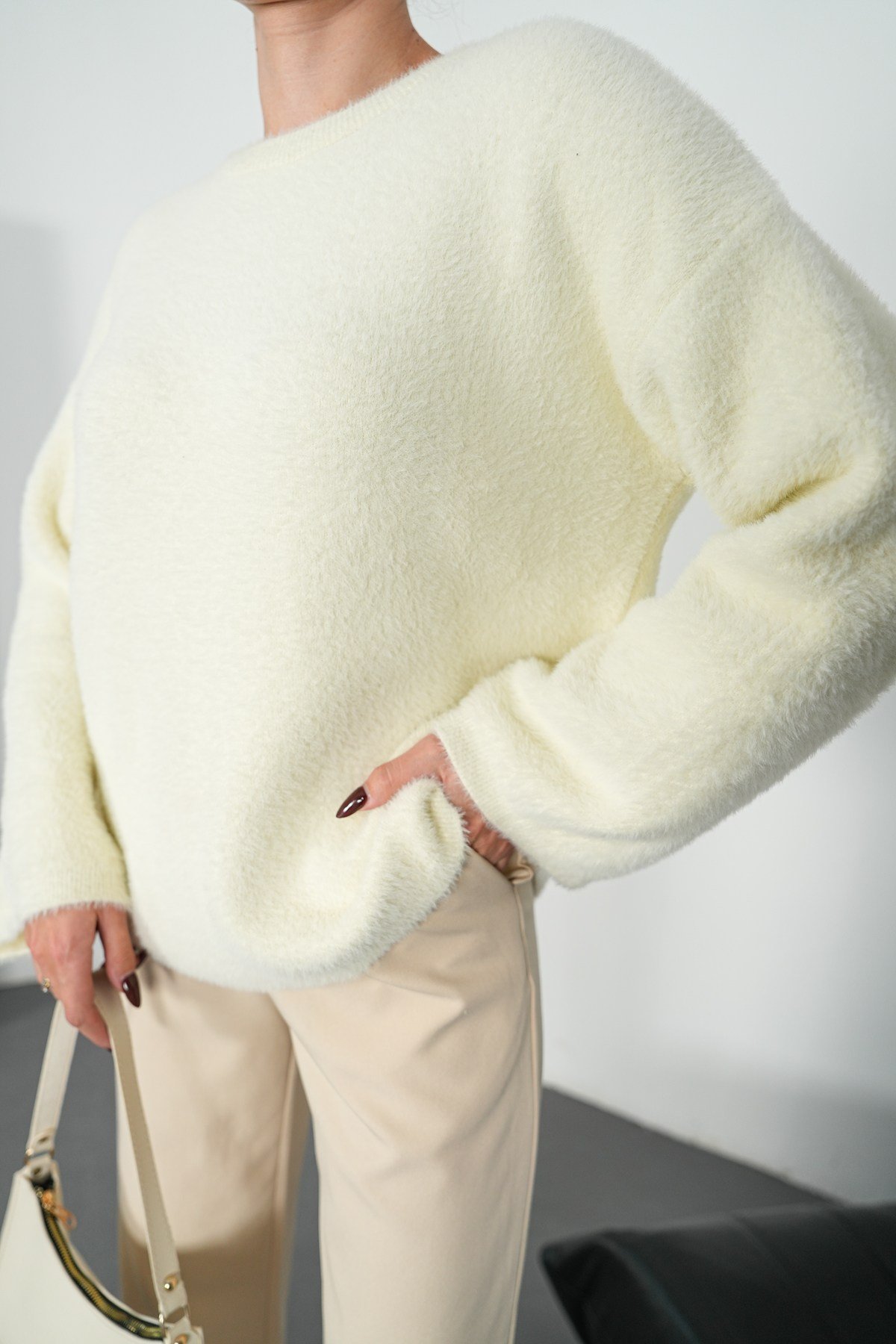 Premium Kalite Yumoş Kazak-Ekru