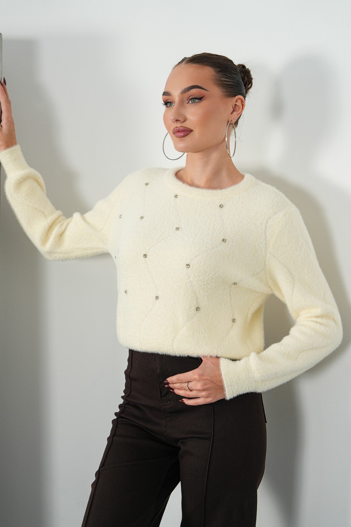 Taş Detaylı Soft Triko Kazak