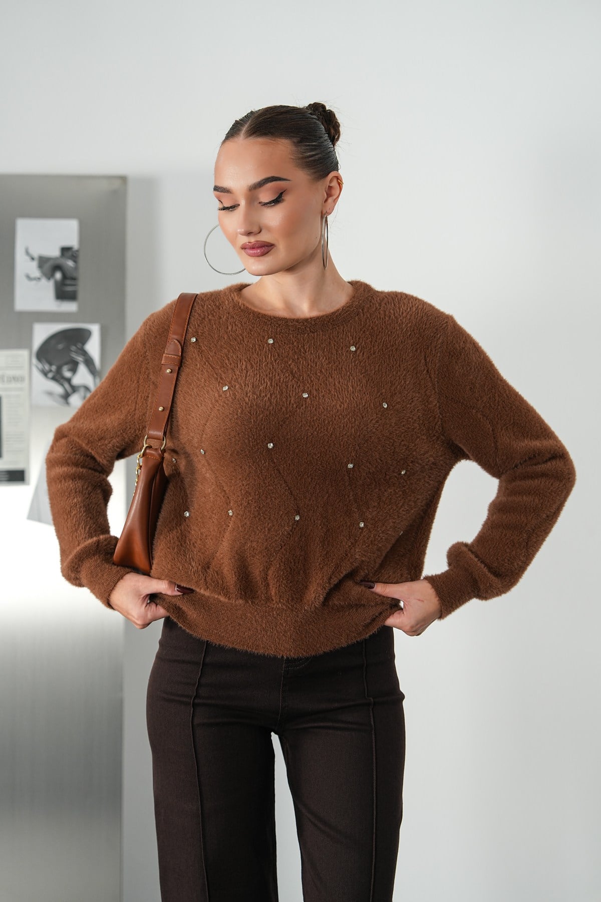 Taş Detaylı Soft Triko Kazak