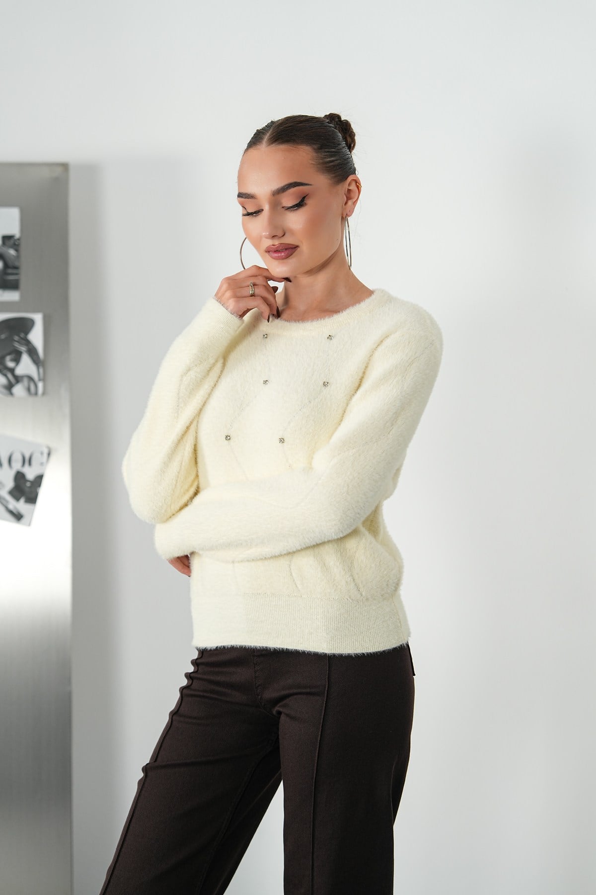 Taş Detaylı Soft Triko Kazak
