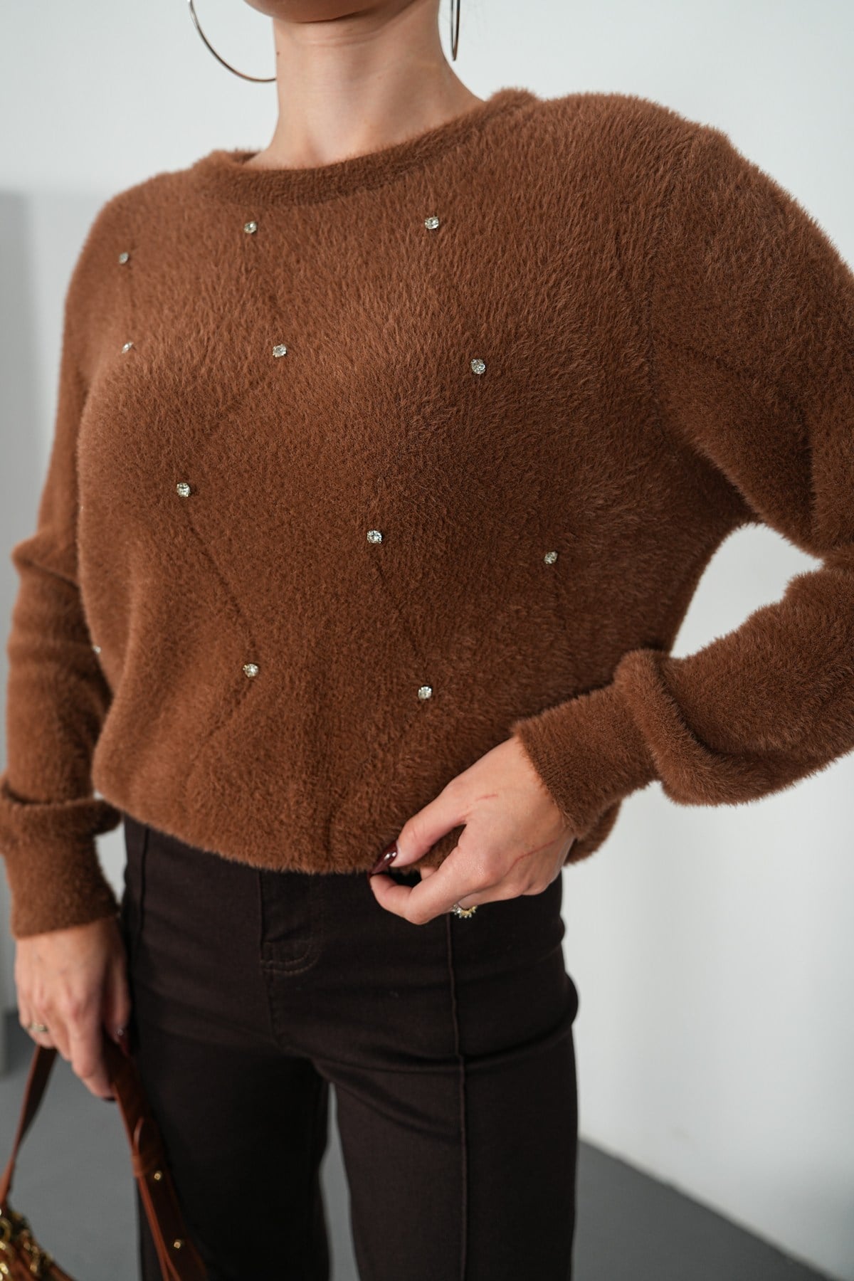 Taş Detaylı Soft Triko Kazak