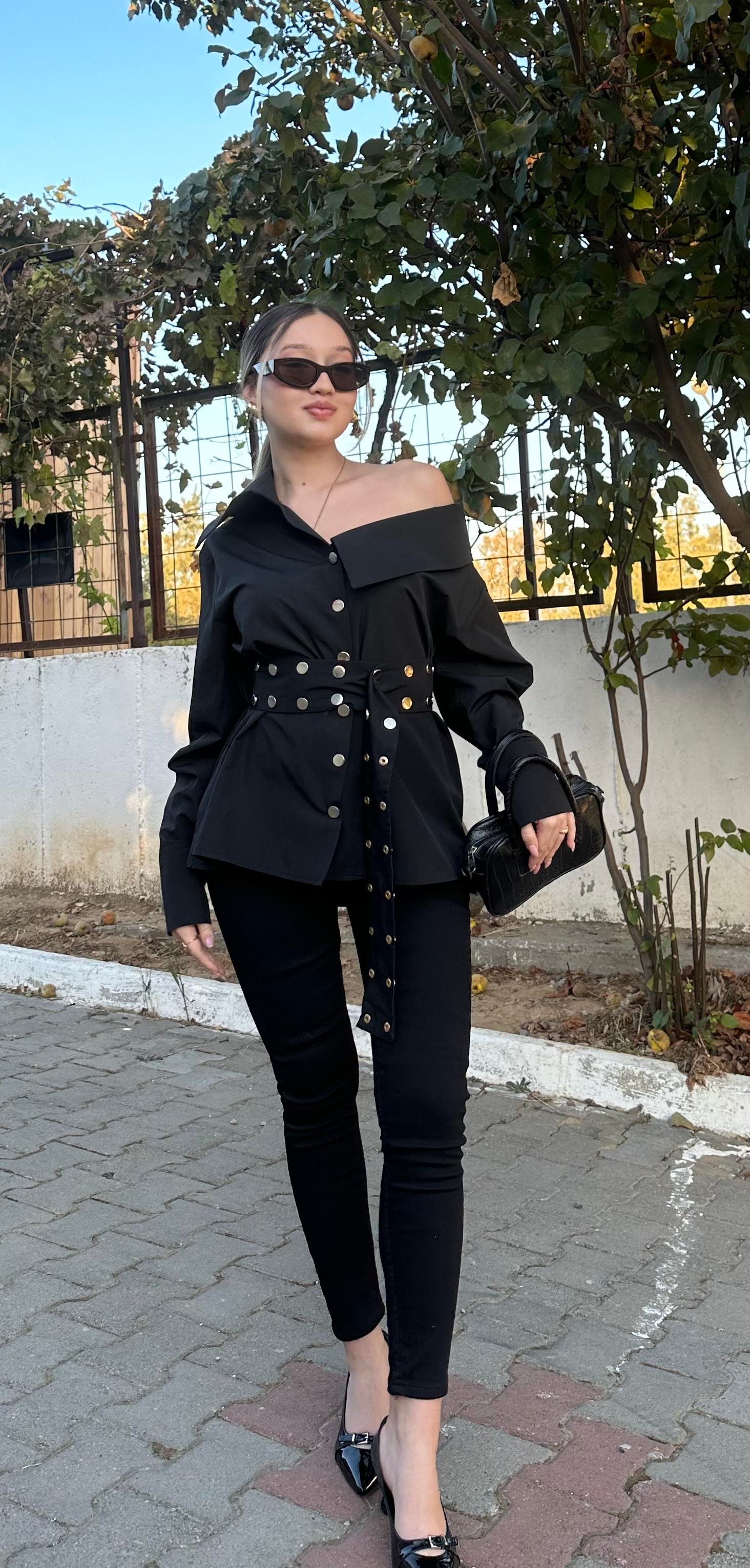 Tasarım Zımbalı Gömlek-Siyah