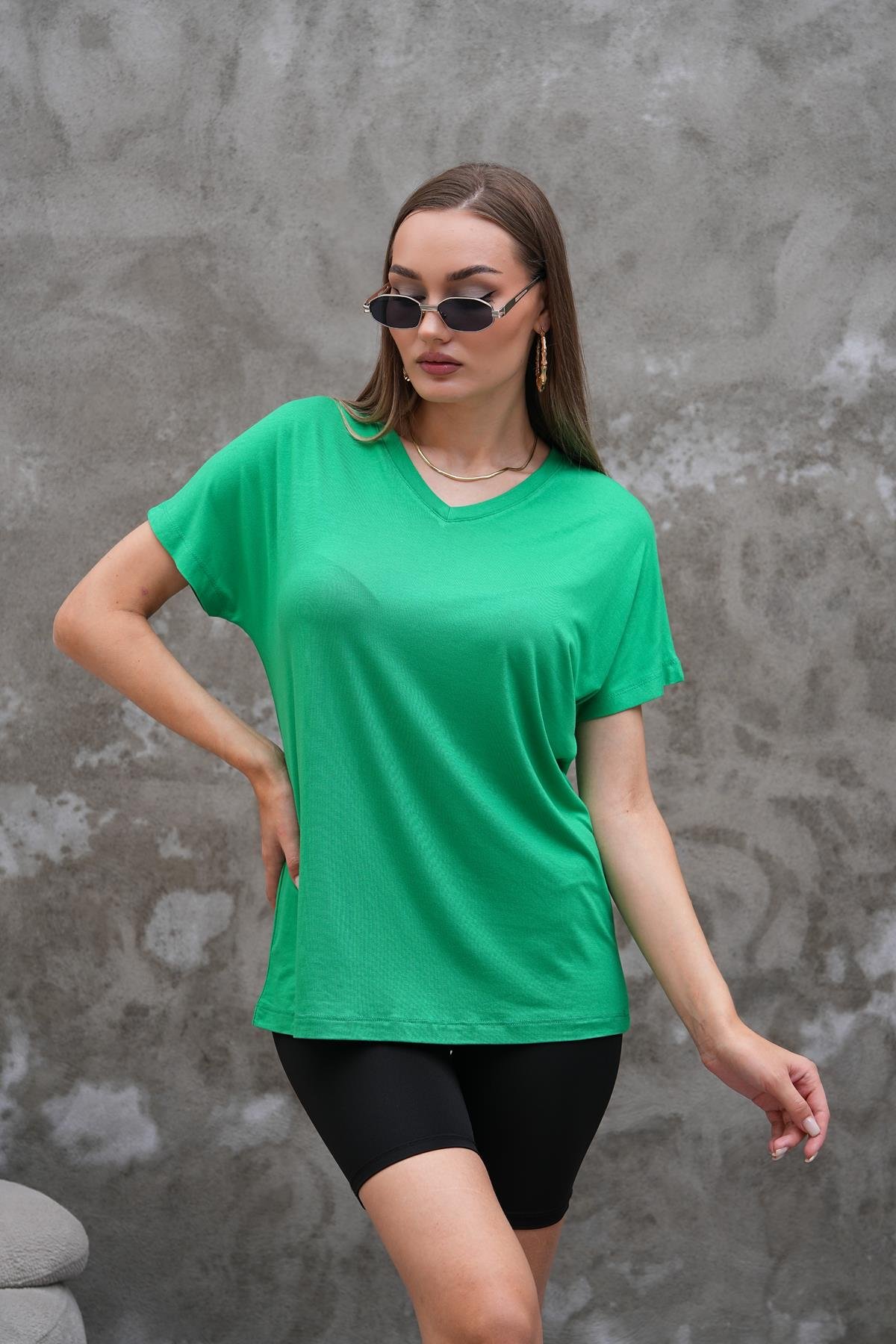 V Yaka Bambu Viskon T-Şhirt-Yeşil