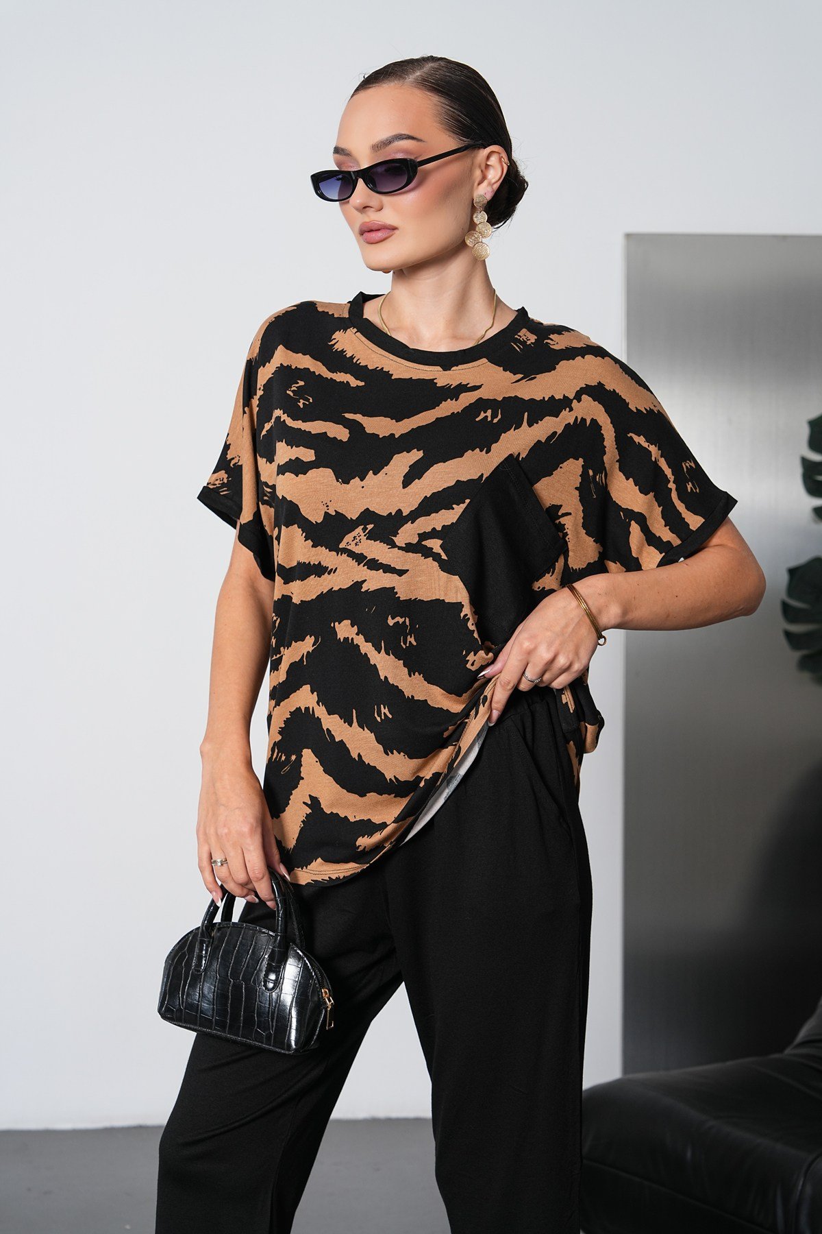 Zebra Desen Cep Detaylı Kapri Takım