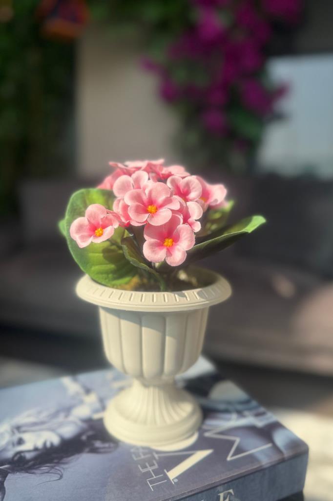 4lü Set Yapay Çiçek Krem Antik Saksıda Karışık Renk Kadife Menekşe Gerçekçi Doku 22cm