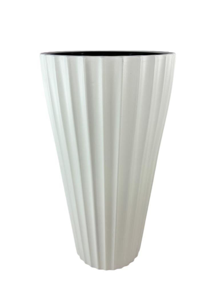 Beyaz Lilyum Model Vazo Dekoratif Plastik Saksı 57cm 9 Litre İç Hacim Estetik ve Modern Tasarım