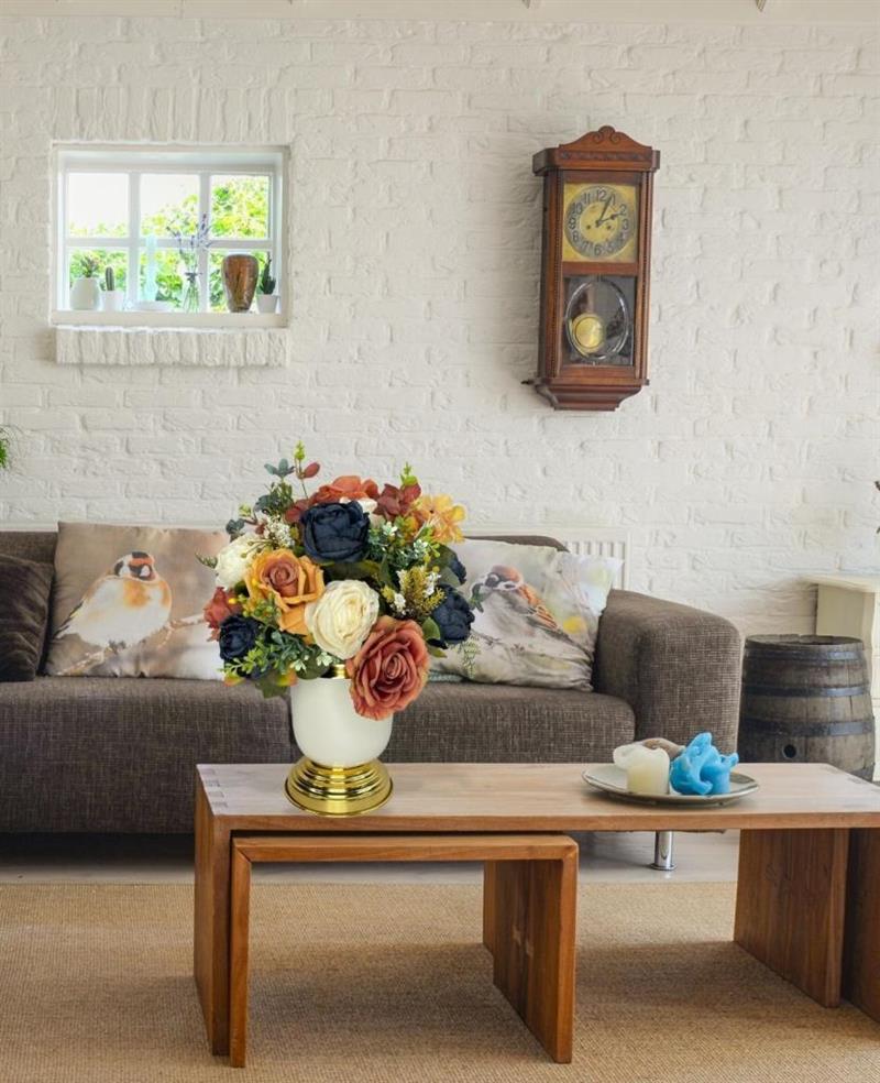 Yapay Çiçek Aranjmanı Metal Gold-Krem Vazolu Nişan Çiçeği İsteme Çiçeği Masa Üstü Çiçeği Arajman 