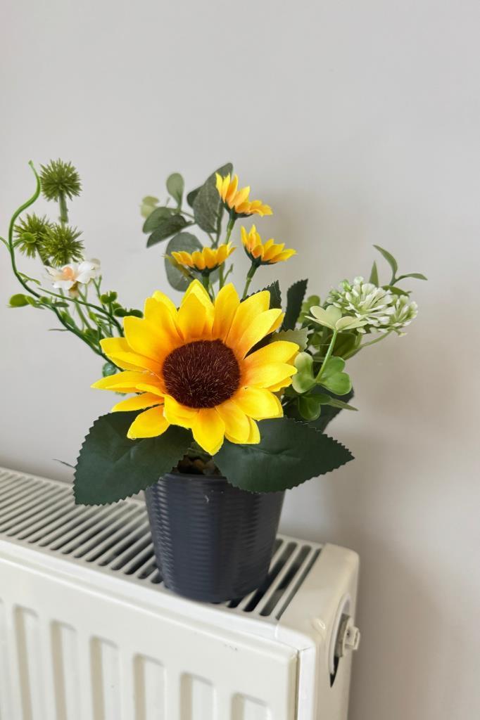 Yapay Çiçek Ay Çiçeği Aranjmanı Siyah Plastik Saksılı 25cm Dekoratif Süs Çiçeği