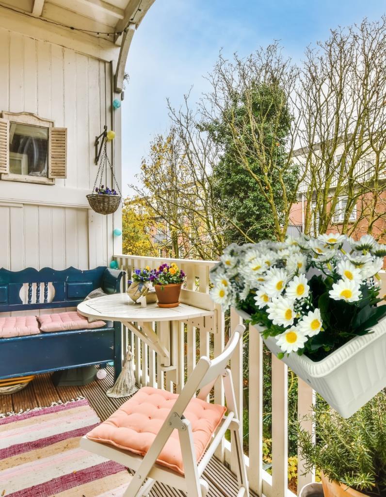 Yapay Çiçek Beyaz Papatya Küpeşte Askılı Saksıda Balkon Çiçeği Çiçek Sepeti