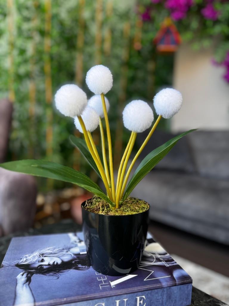 Yapay Çiçek Beyaz Pompon Siyah Saksıda Dekoratif Yapay Çiçek 30*20cm
