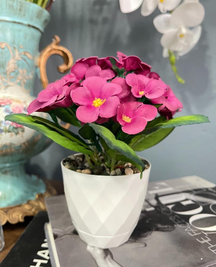 Yapay Çiçek Beyaz Saksıda Kadife Menekşe Gerçekçi Doku Çakıl Taşlı PEMBE