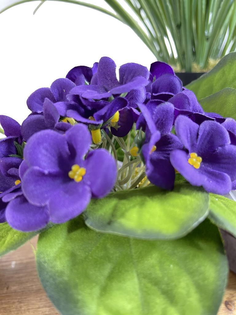 Yapay Çiçek Beyaz Saksıda Kadife Menekşe Gerçekçi Doku MOR