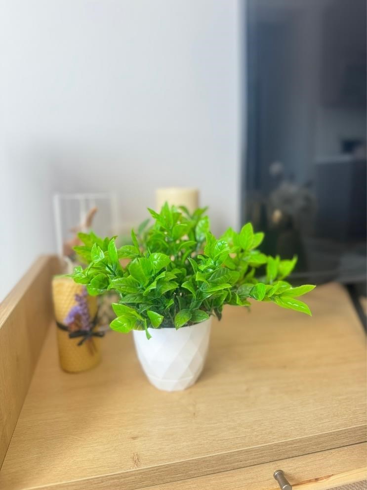 Yapay Çiçek Beyaz Saksıda Nane Dekoratif Masa Çiçeği 25cm