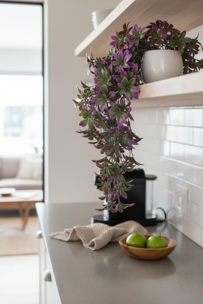 Yapay Çiçek Dev Sarkan Defne Buketi MOR Dekoratif Sarkan Çiçek Güneşe Dayanıklı Uv Katkılı 60*35cm 