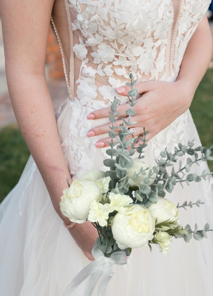 Yapay Çiçek Gelin Çiçeği Beyaz Şakayık Ve Okaliptus Gelin Buketi