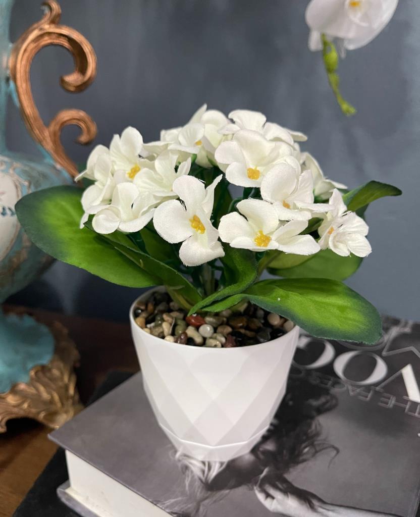 Yapay Çiçek Kadife Menekşe Gerçekçi Doku Beyaz Saksıda Çakıl Taşlı BEYAZ