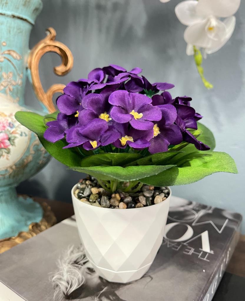 Yapay Çiçek Kadife Menekşe Gerçekçi Doku Beyaz Saksıda Çakıl Taşlı MOR