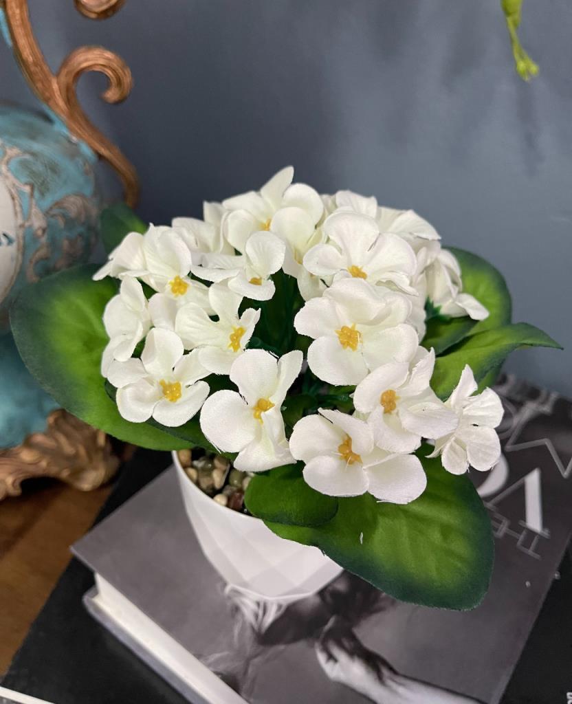 Yapay Çiçek Kadife Menekşe Gerçekçi Doku Beyaz Saksıda Çakıl Taşlı BEYAZ