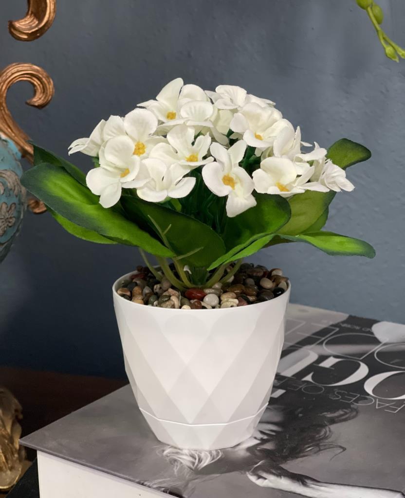 Yapay Çiçek Kadife Menekşe Gerçekçi Doku Beyaz Saksıda Çakıl Taşlı BEYAZ