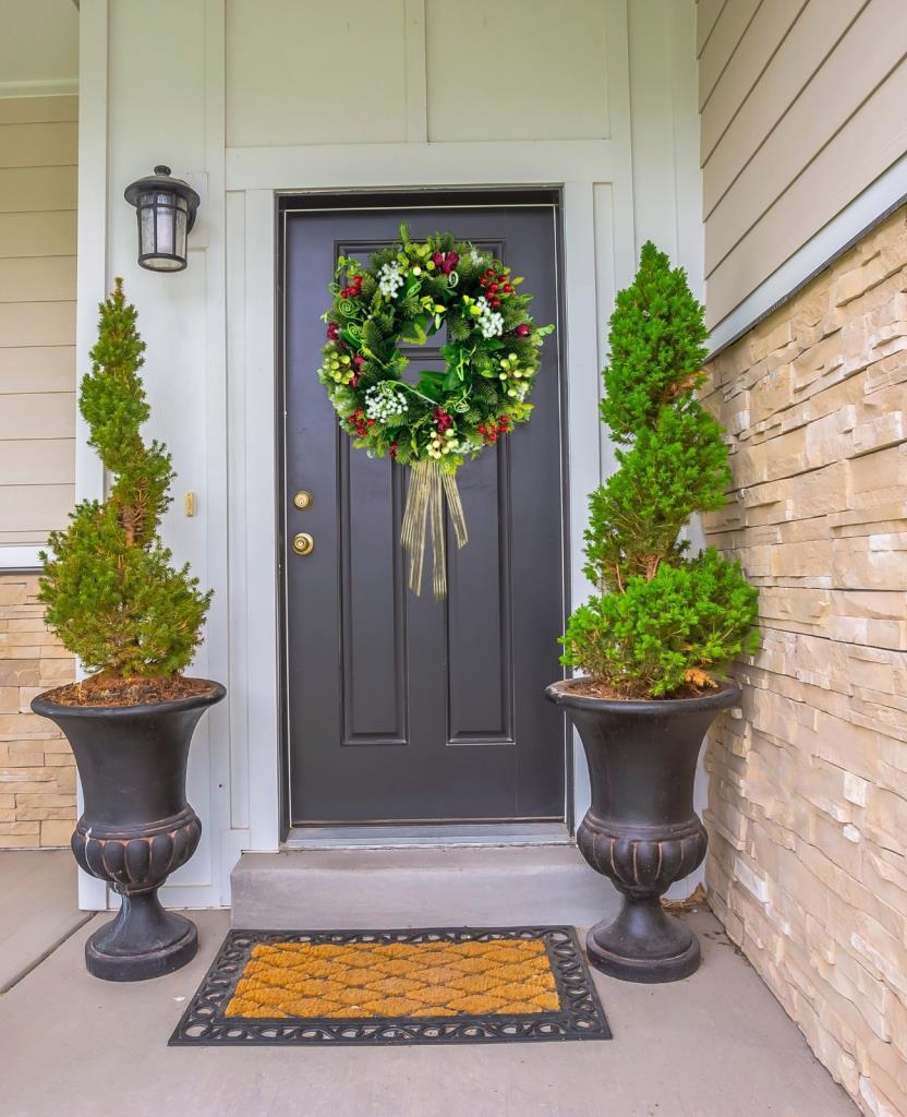 Yapay Çiçek Kapı Süsü Kokina Ve Cipsolu Yılbaşı Kapı Çelengi