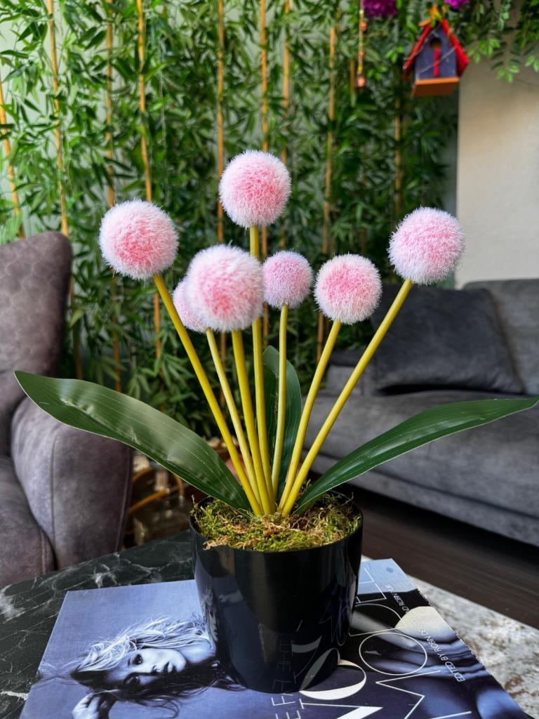 Yapay Çiçek Kırmızı Açık Pompon Siyah Saksıda Dekoratif Yapay Çiçek 30*20cm