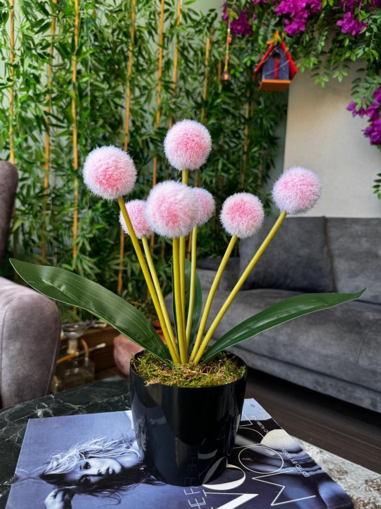 Yapay Çiçek Kırmızı Açık Pompon Siyah Saksıda Dekoratif Yapay Çiçek 30*20cm