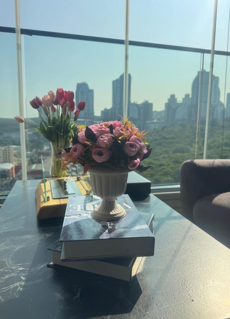 Yapay Çiçek Krem Antik Saksıda Pembe Erengül 23cm