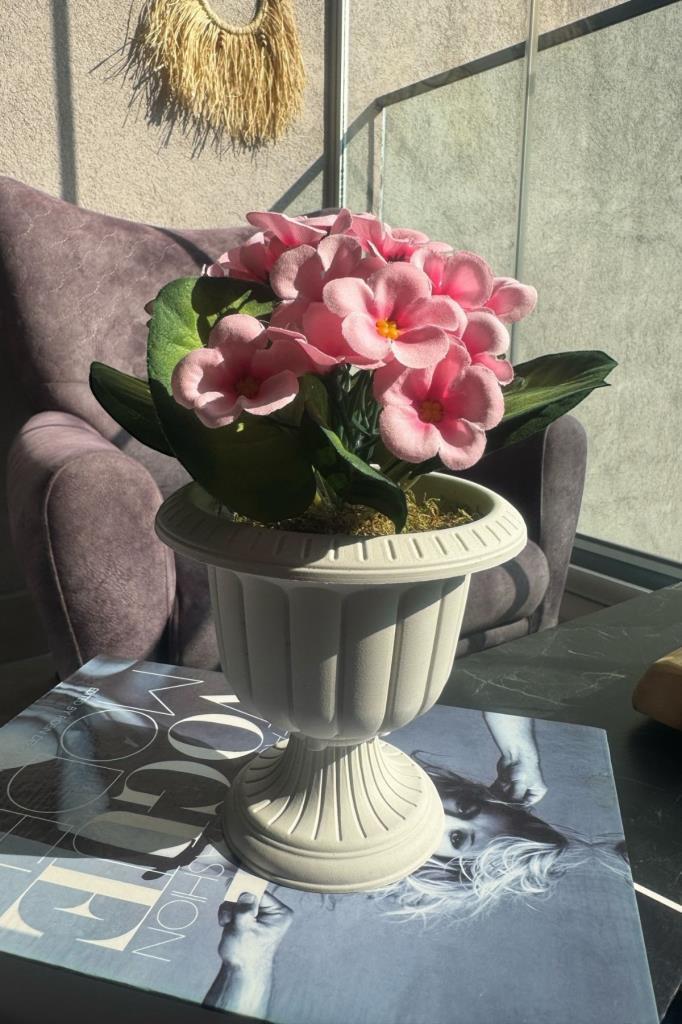 Yapay Çiçek Krem Antik Saksıda Pembe Kadife Menekşe Gerçekçi Doku 22cm
