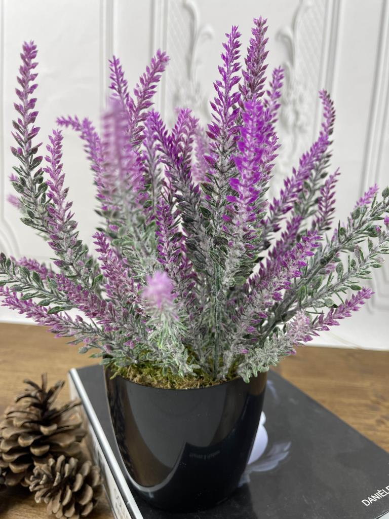 Yapay Çiçek Lavanta Pudralı Fuşya Renk  Yapay Bitki Siyah Plastik Saksılı Dekoratif Süs Çiçeği