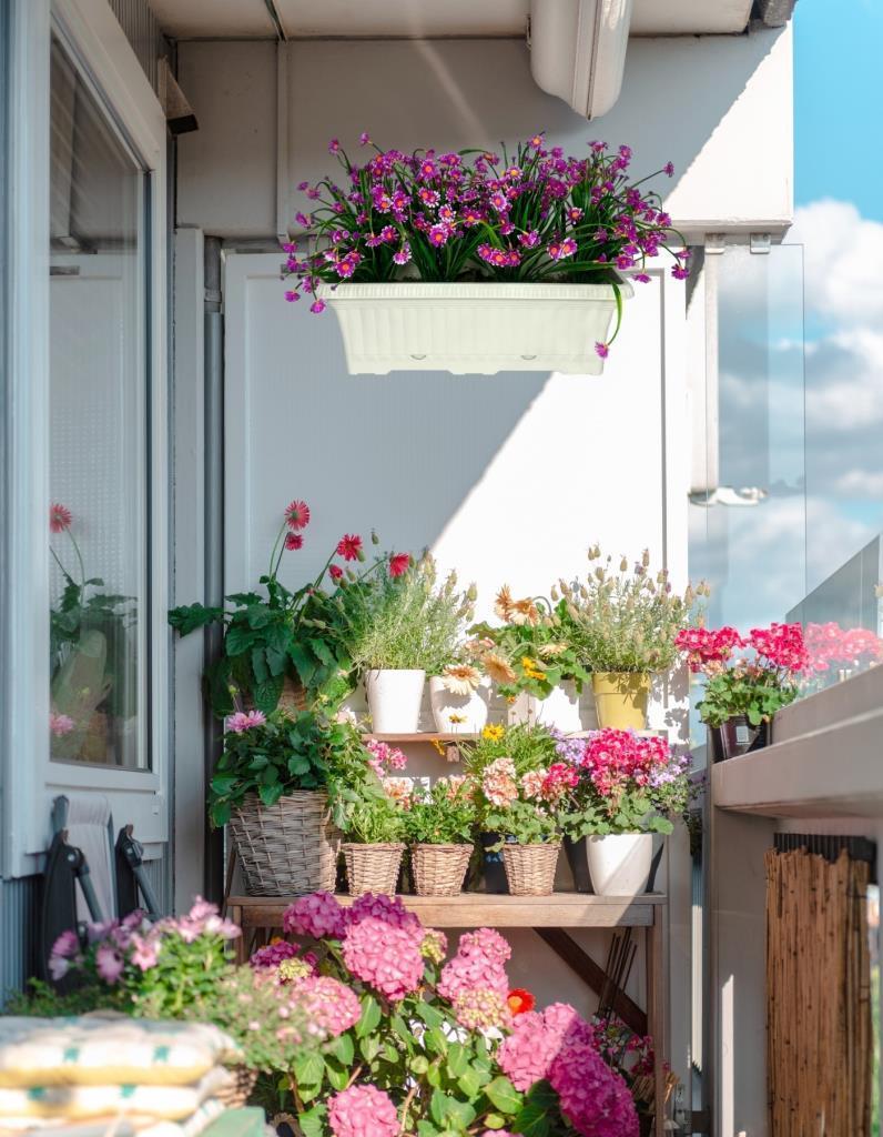 Yapay Çiçek Lila Papatya Küpeşte Askılı Saksıda Balkon Çiçeği Çiçek Sepeti