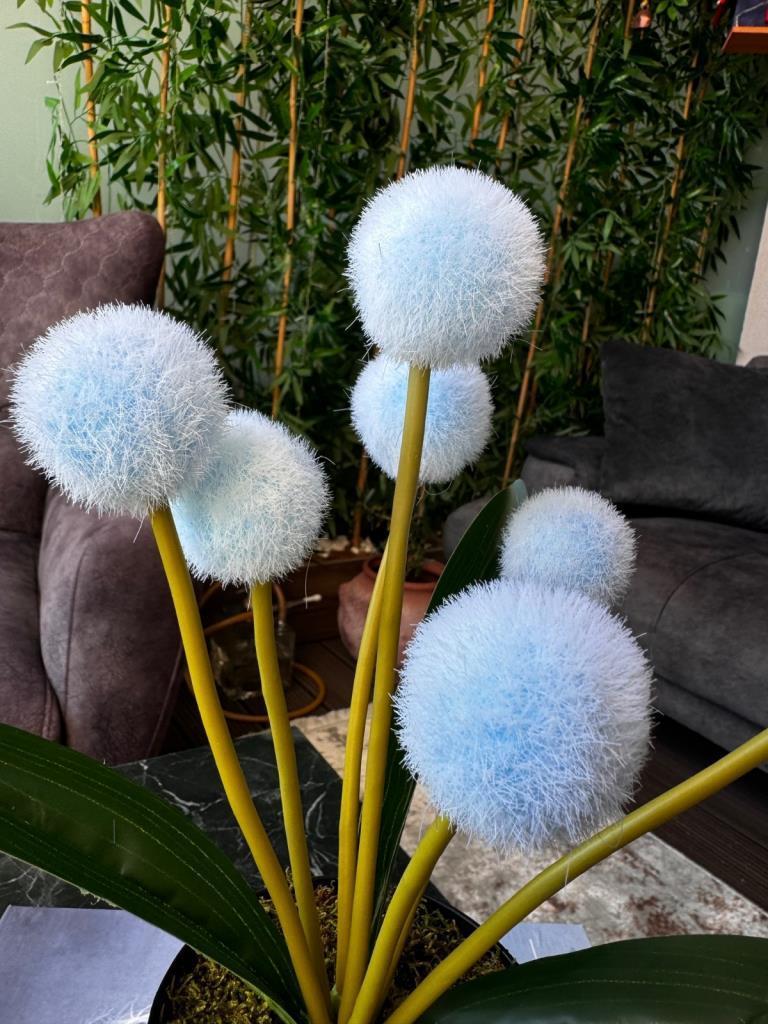 Yapay Çiçek Mavi Pompon Siyah Saksıda Dekoratif Yapay Çiçek 30*20cm