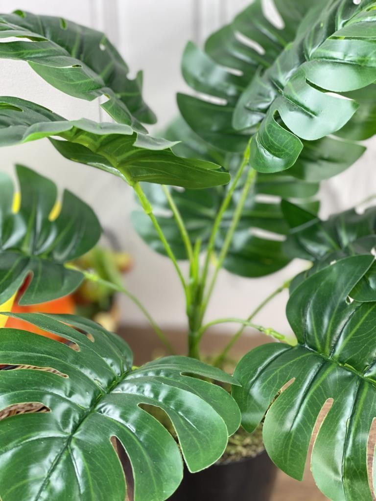 Yapay Çiçek Monstera 9 Dal Siyah Plastik Saksılı Deve Tabanı Dekoratif Süs Çiçeği