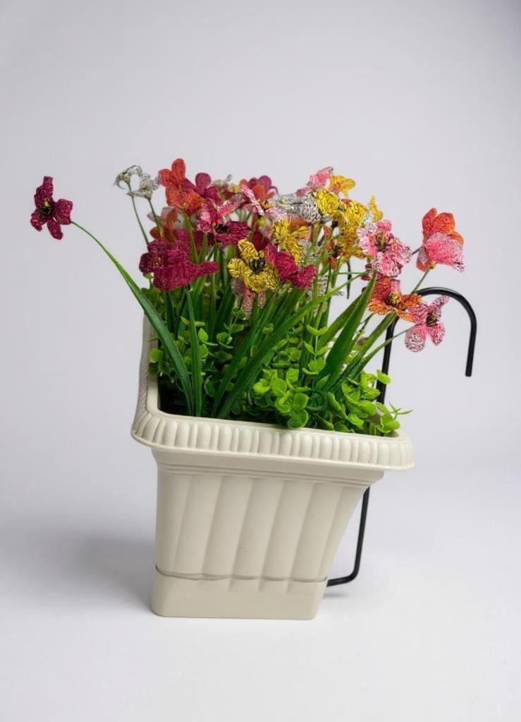 Yapay Çiçek Renkli Mini Mine Çiçekli Krem Küpeşte Askılı Balkon Çiçeği Balkon Saksısı