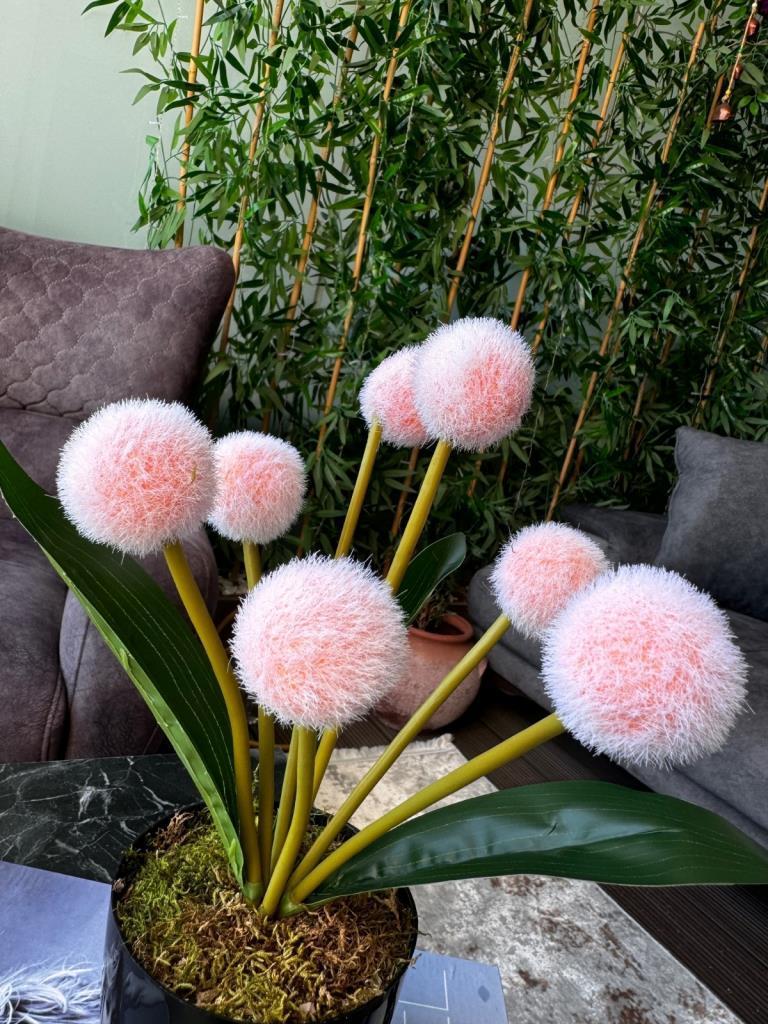 Yapay Çiçek Şampanya Rengi Pompon Siyah Saksıda Dekoratif Yapay Çiçek 30*20cm