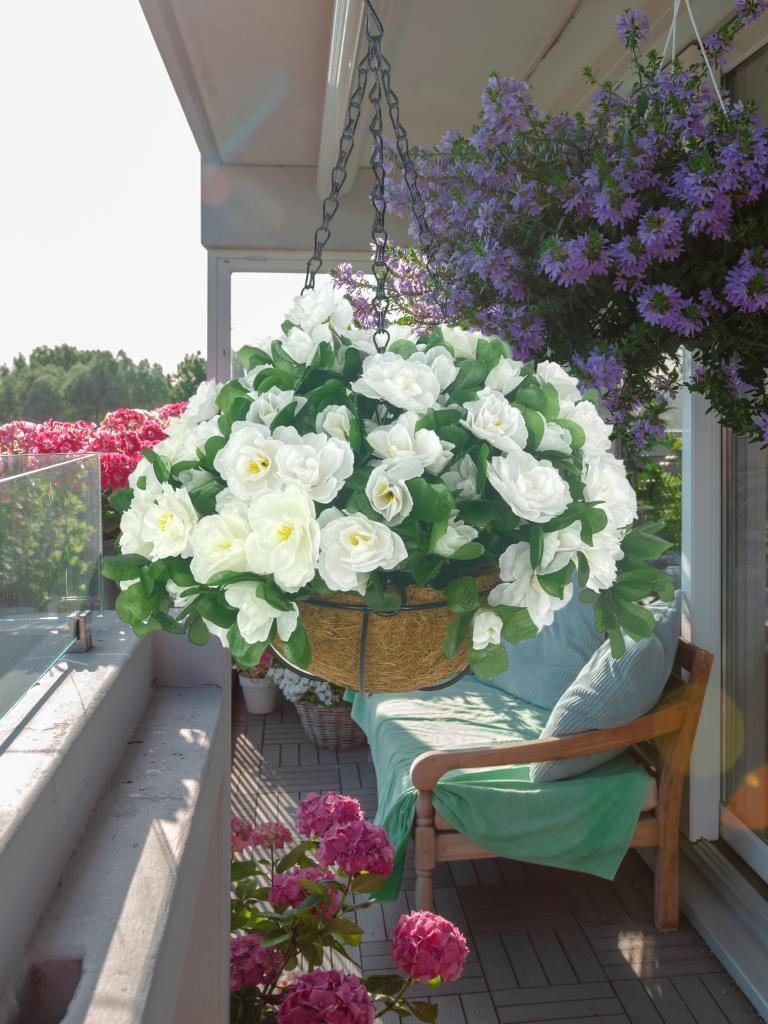 Yapay Çiçek Sarkaç Askılı Makreme Sepette Açelya Beyaz Çiçek Sepeti