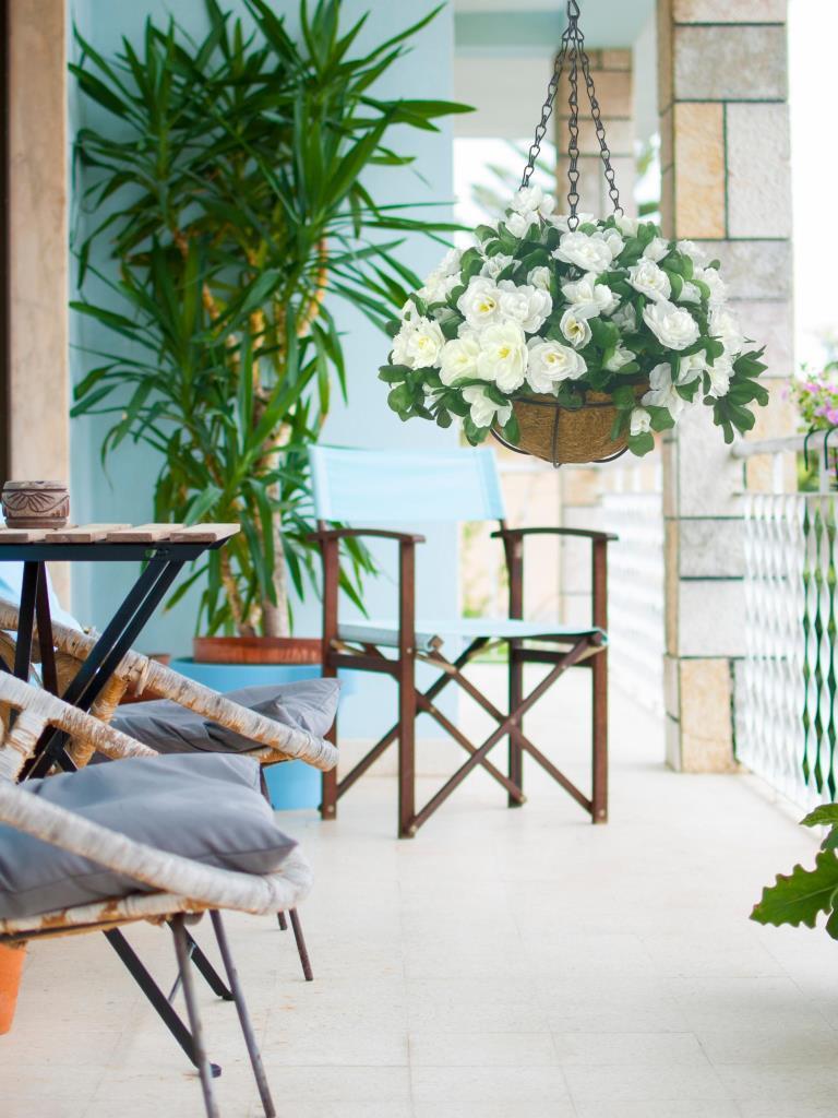 Yapay Çiçek Sarkaç Askılı Makreme Sepette Açelya Beyaz Çiçek Sepeti