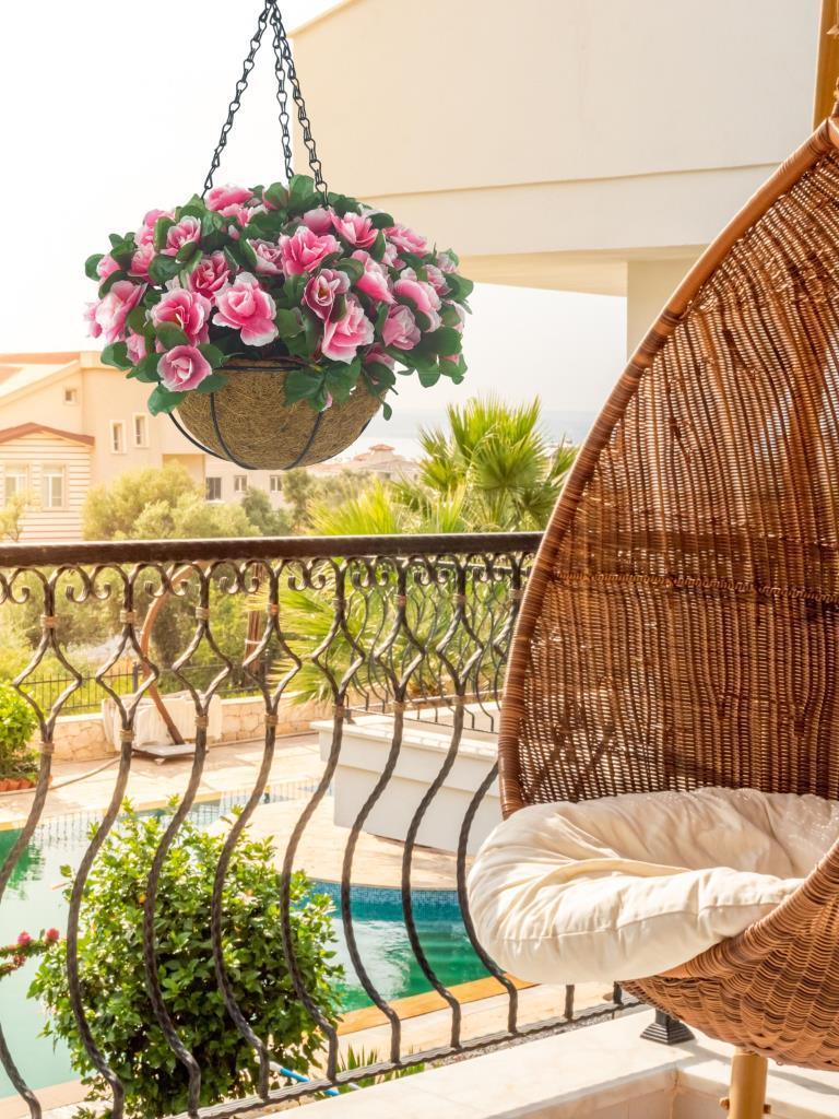 Yapay Çiçek Sarkaç Askılı Makreme Sepette Açelya Pembe Çiçek Sepeti