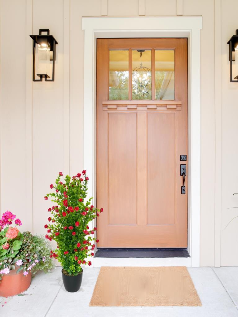 Yapay Çiçek Siyah Saksıda Kırmızı Mineli Şimşir Ağacı 55cm