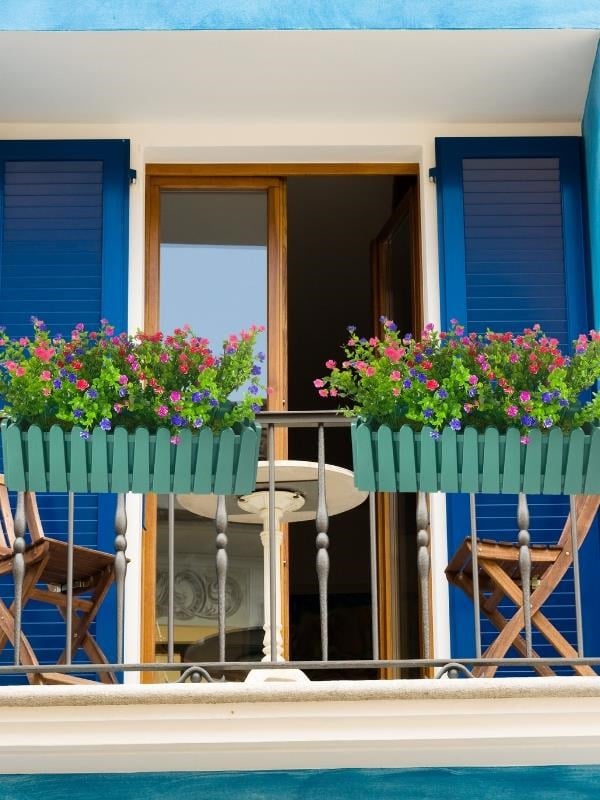 Yapay Çiçek Yeşil Çit Balkon Saksısı Renkli Mineli Şimşir Çiçekli 55*35cm