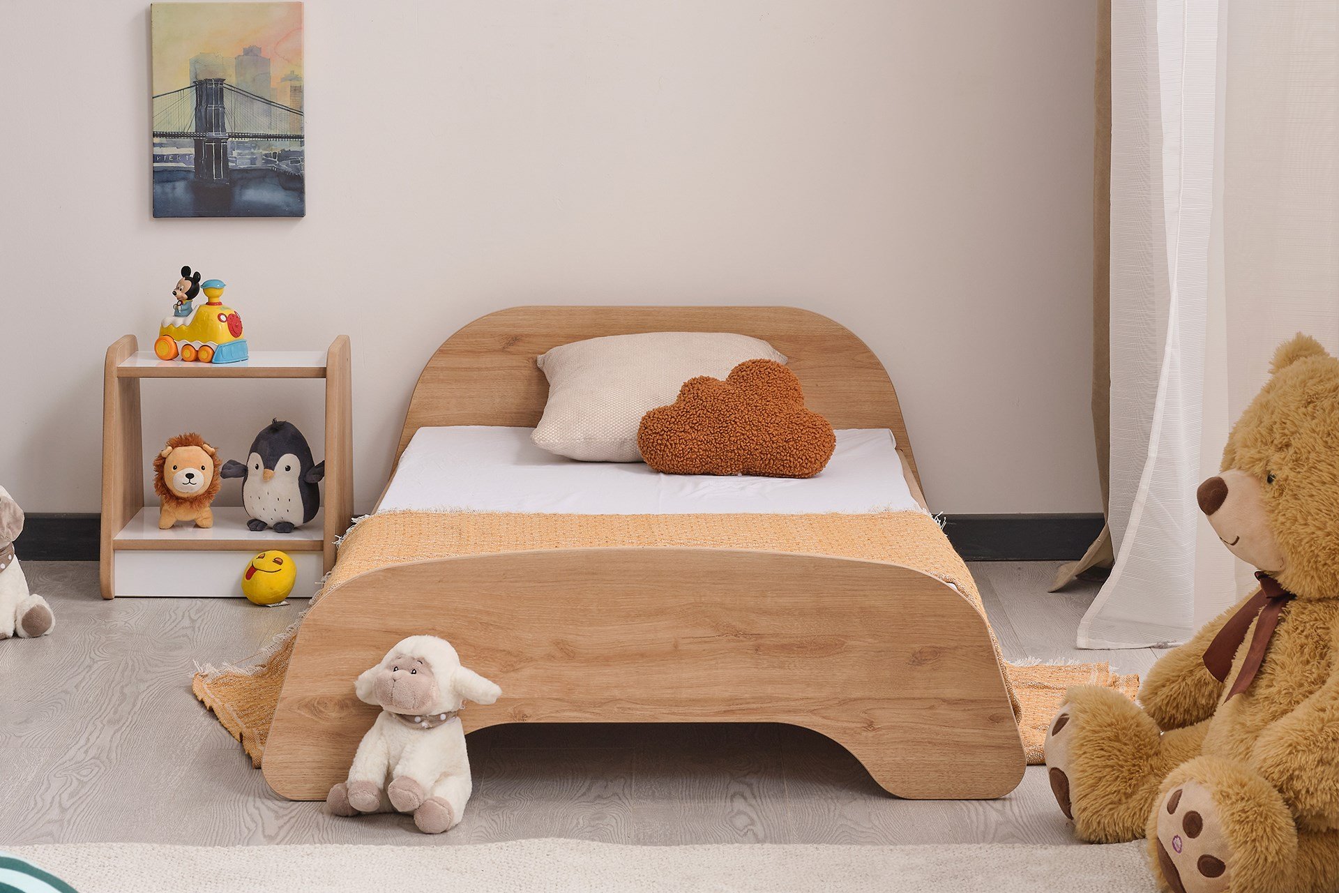 Luna İlk Odam, Beyaz