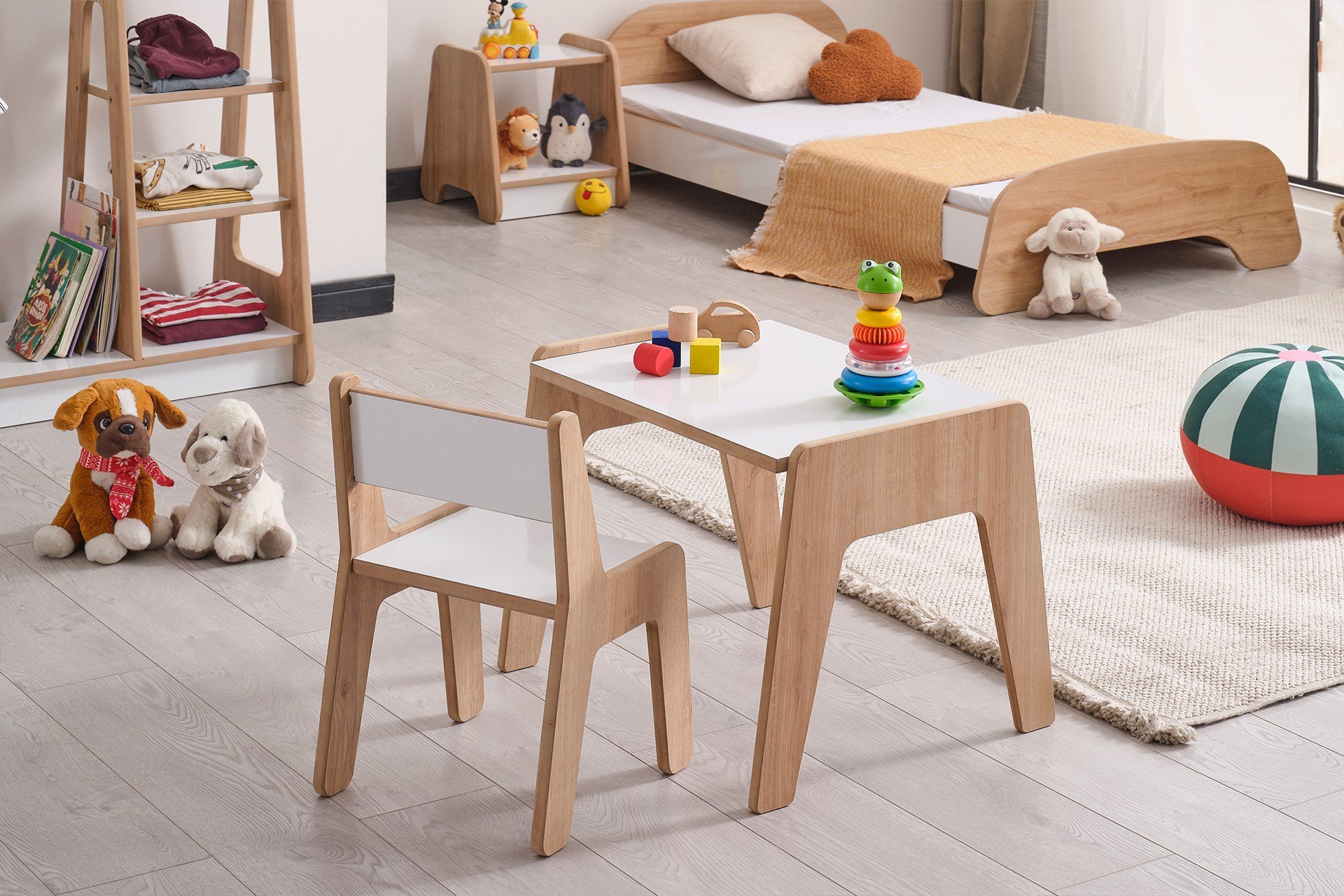 Luna İlk Odam, Beyaz