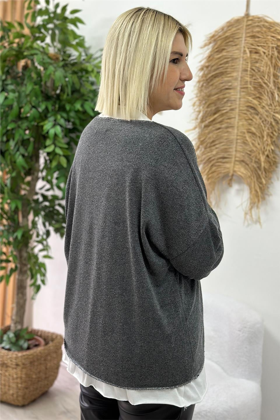 Antrasit T-Shirt Detaylı Kolyeli Triko BluzUBL2412224-ANTRASIT-STD