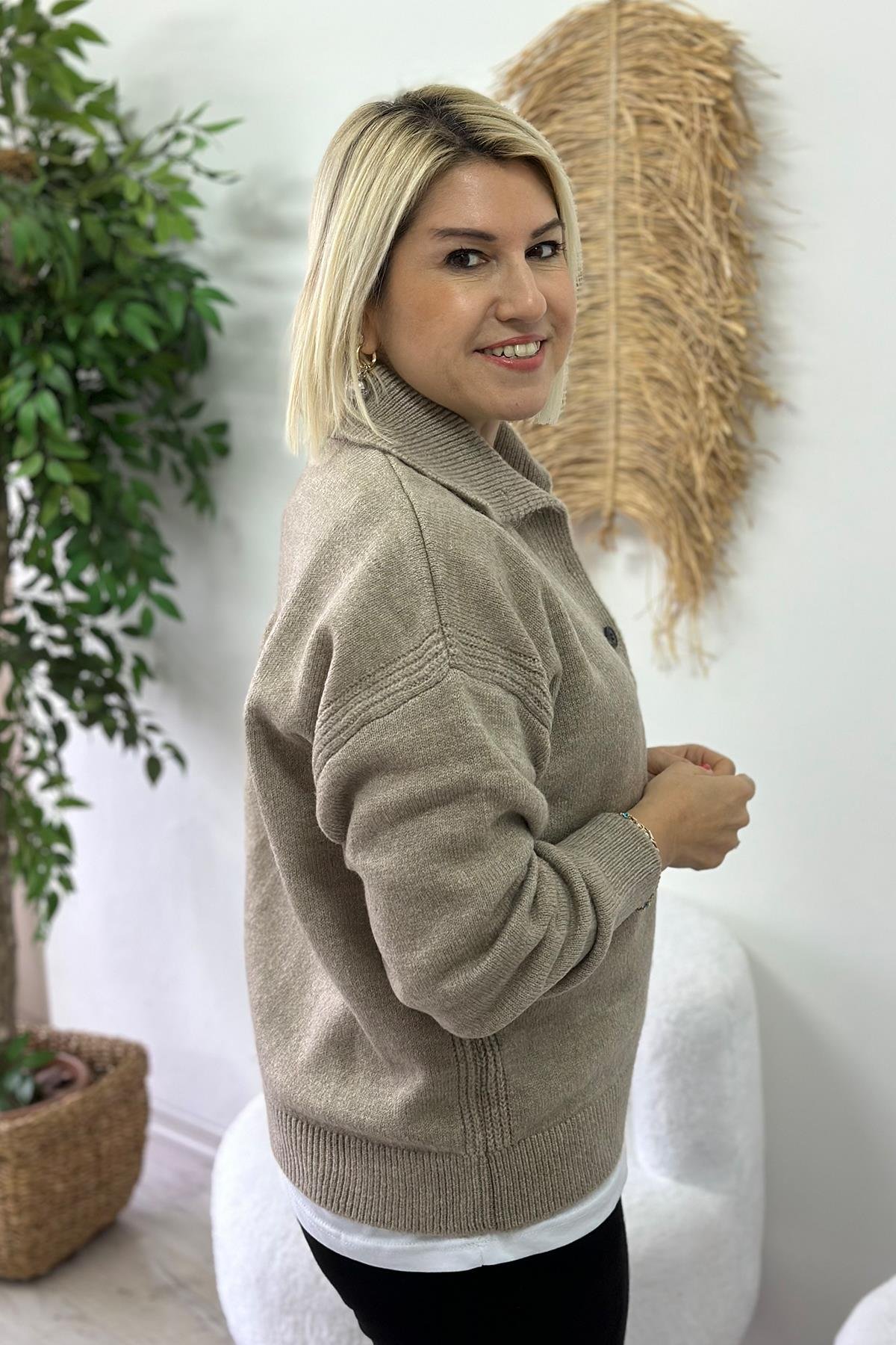 Bej Düğmeli Polo Yaka Triko KazakUT2501171-BEJ-STD