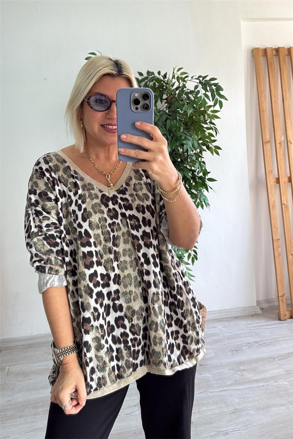 Bej V Yaka Varak Baskılı Leopar BluzUT24111036-BEJ-STD